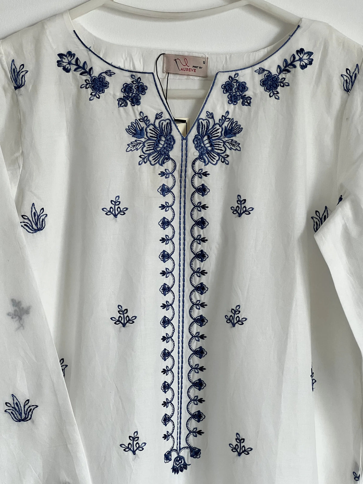 Celeste_Embroidered_3-Piece_Lawn7_1