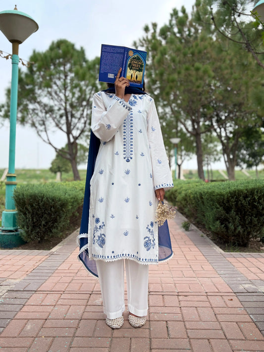 Celeste_Embroidered_3-Piece_Lawn