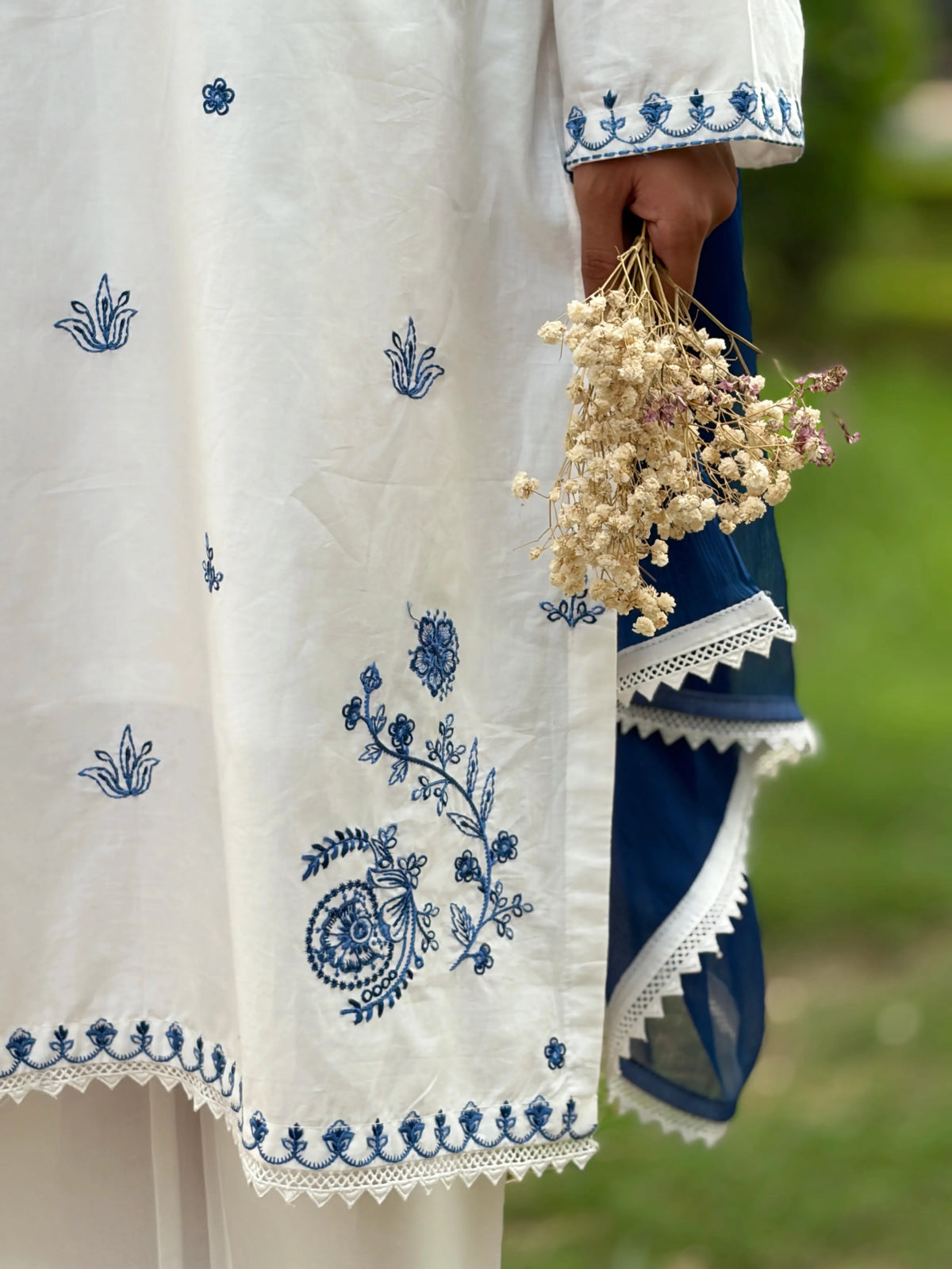 Celeste_Embroidered_3-Piece_Lawn
