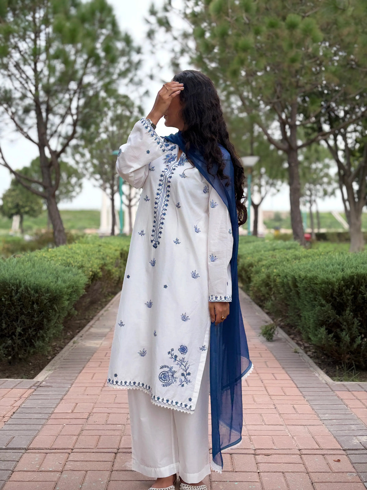 Celeste_Embroidered_3-Piece_Lawn